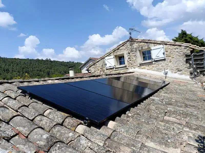 Installation solaire 3 kWc – Avril 2025 – 66240 Saint-Estève – 6 panneaux Voltec VTC_TARKA-TopCon-500 et 6 micro-onduleurs IQ8P – Installateur solaire Libow